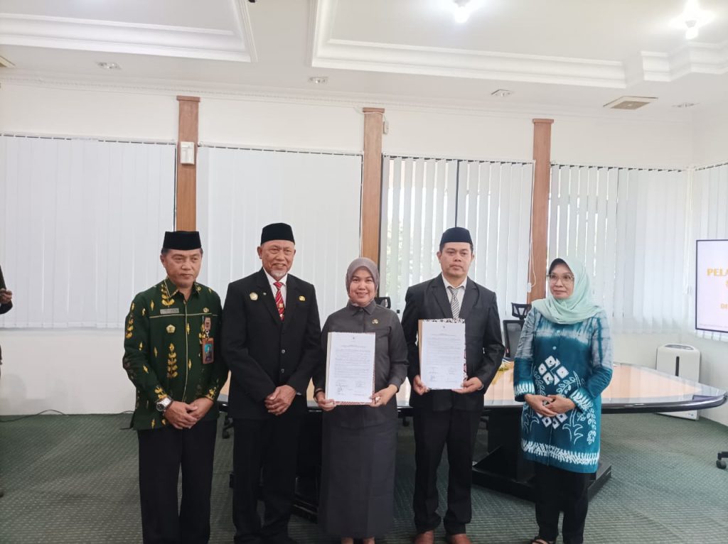 Pemkot Palu Lantik Pejabat Administrator, Dorong Tata Kelola Pemerintahan yang Lebih Baik 1 IMG 20251010 WA0014